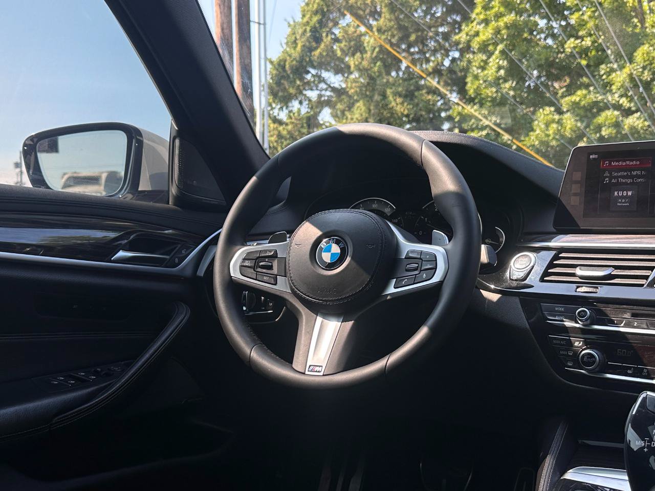 Used 2017 BMW 540i RWD image 18