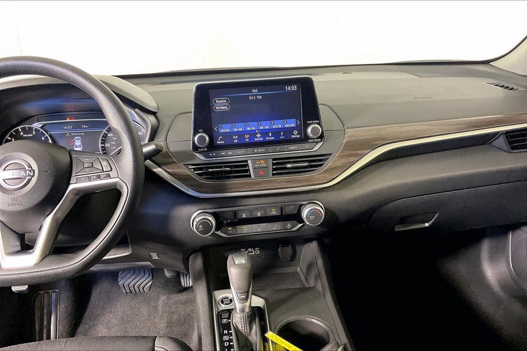 Used 2025 Nissan Altima 2.5 SV FWD image 8