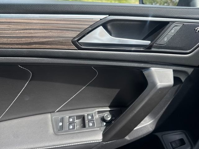 Used 2022 Volkswagen Tiguan SEL R-Line image 18