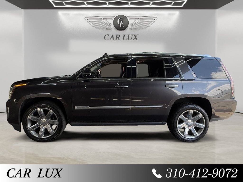 Used 2018 Cadillac Escalade Premium Luxury RWD image 2