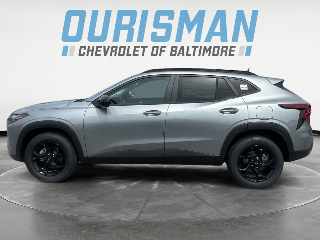 New 2026 Chevrolet Trax LT w/ Midnight Edition FWD image 3