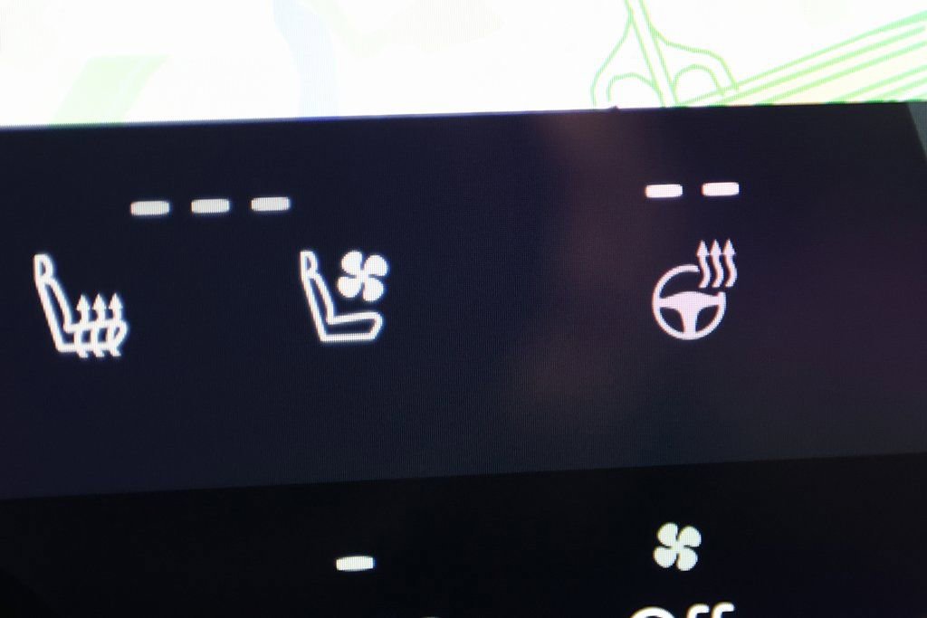 Used 2025 Lexus GX 550 w/ Accessory Package (Z1) image 32