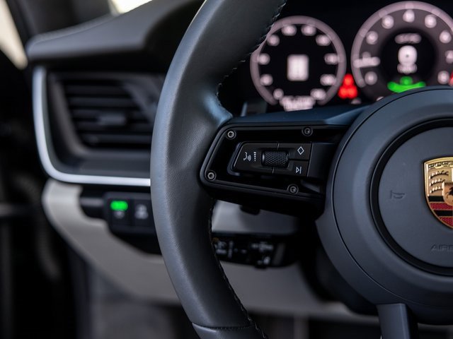 Used 2025 Porsche 911 Carrera GTS image 36