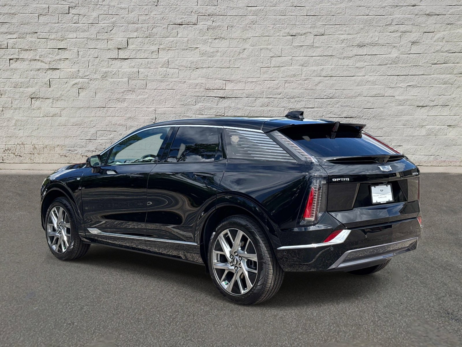 Certified 2025 Cadillac Optiq Luxury 2 w/ LPO, Floor Liner Package AWD/4WD image 3