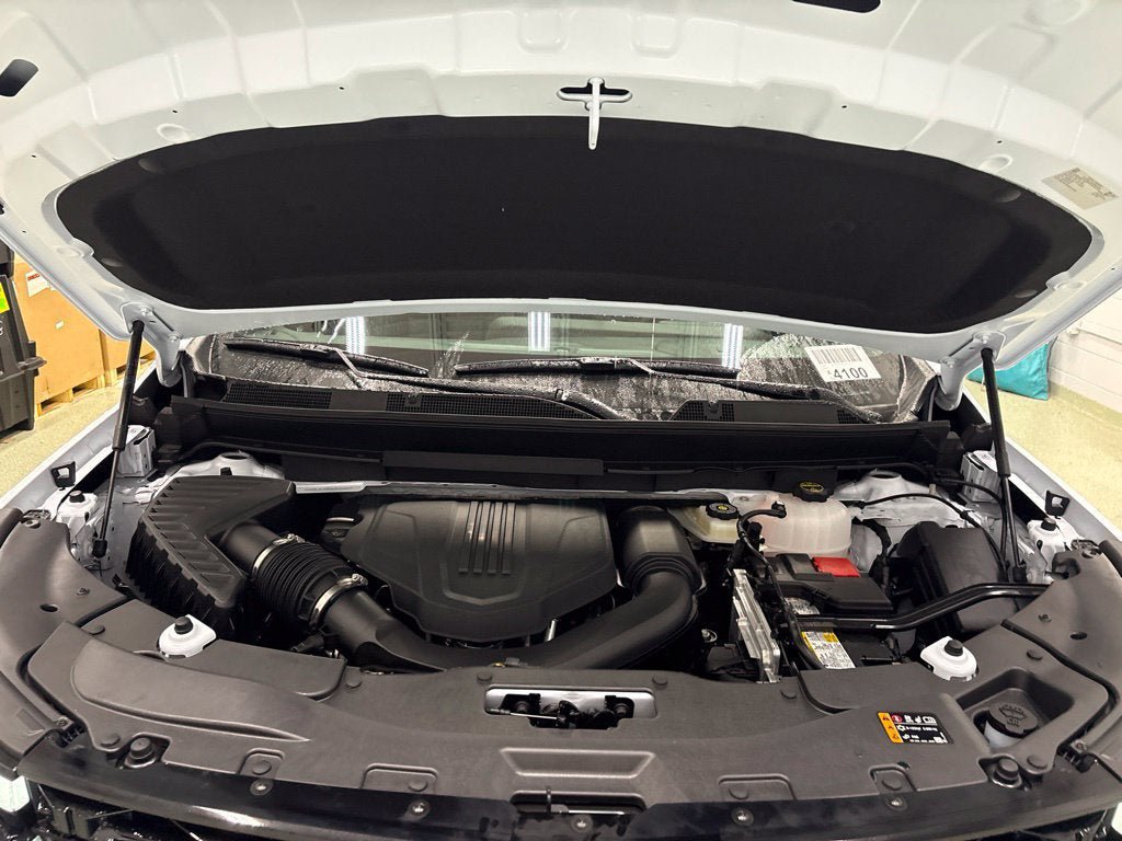 New 2027 Chevrolet Traverse RS w/ LPO, Floor Liner Package AWD/4WD image 10