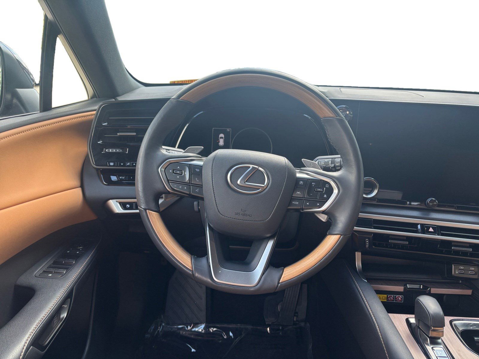 Used 2024 Lexus RX 350 Premium w/ Accessory Package (Z1) image 12