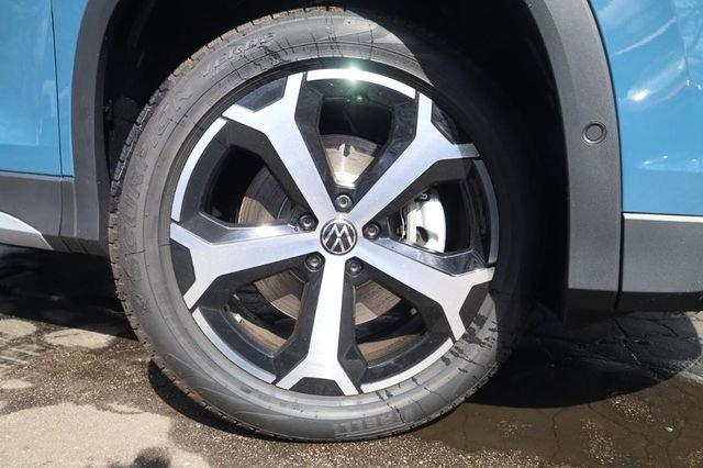 New 2026 Volkswagen Tiguan SE image 2