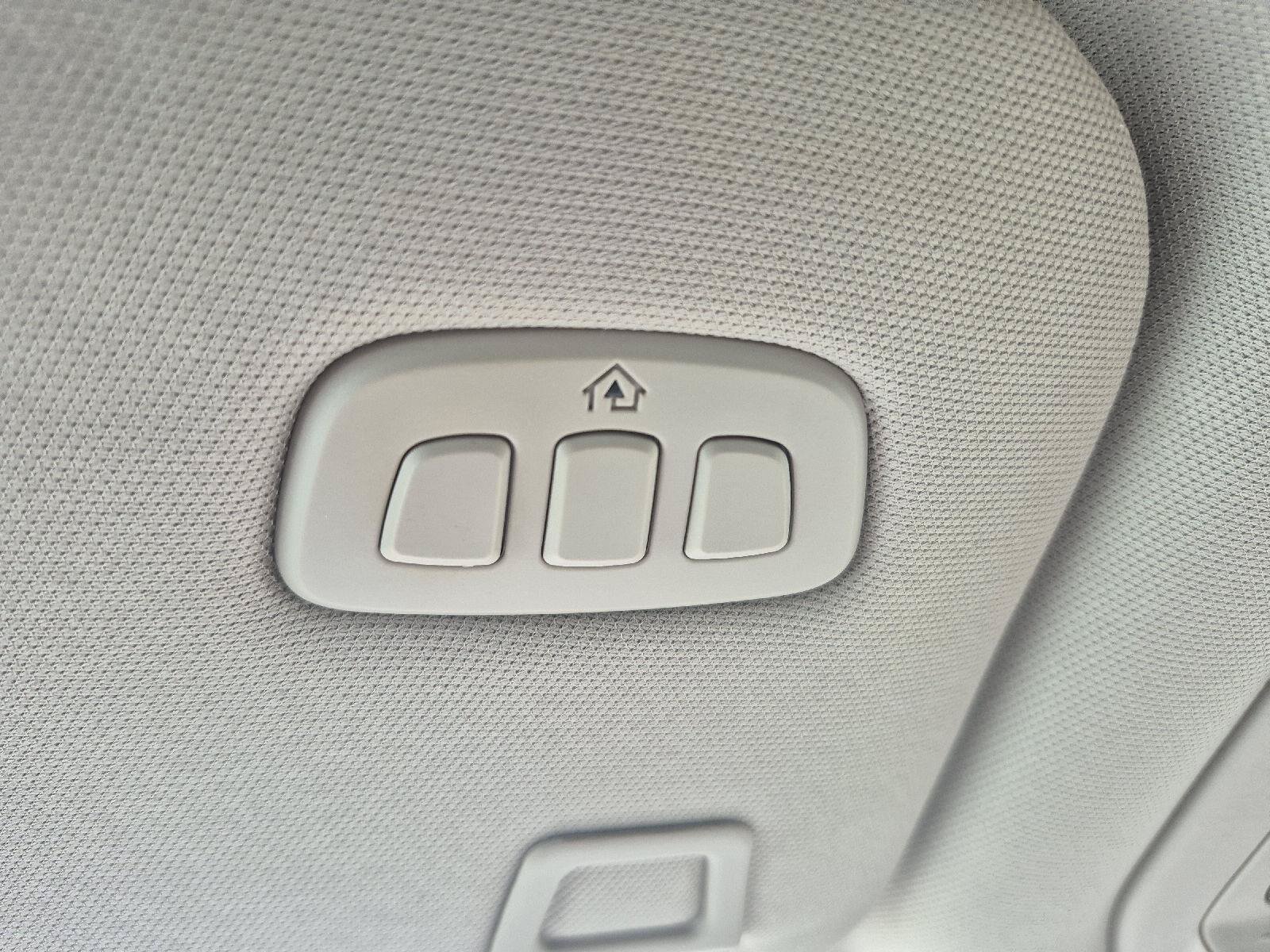 Used 2024 Lincoln Nautilus Premier AWD/4WD image 7
