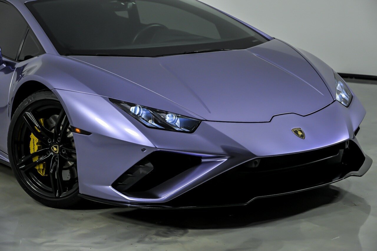 Used 2021 Lamborghini Huracan EVO RWD image 2