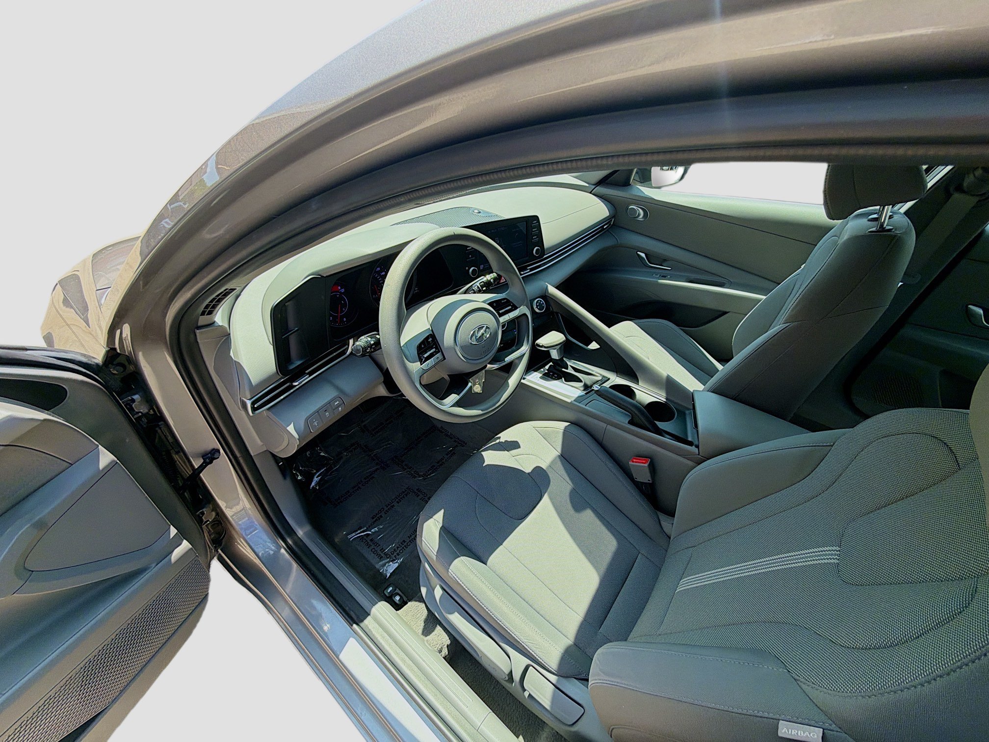Used 2023 Hyundai Elantra SE w/ Cargo Package FWD image 7