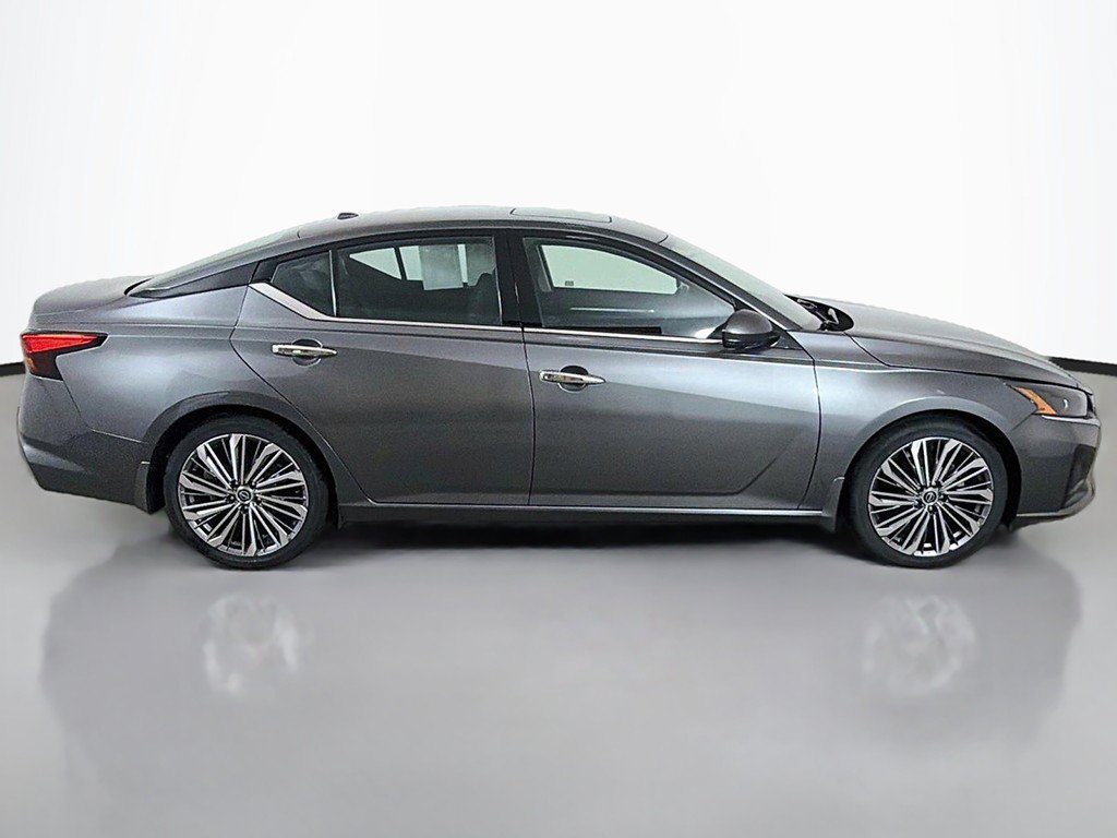Used 2023 Nissan Altima 2.5 SL FWD image 15