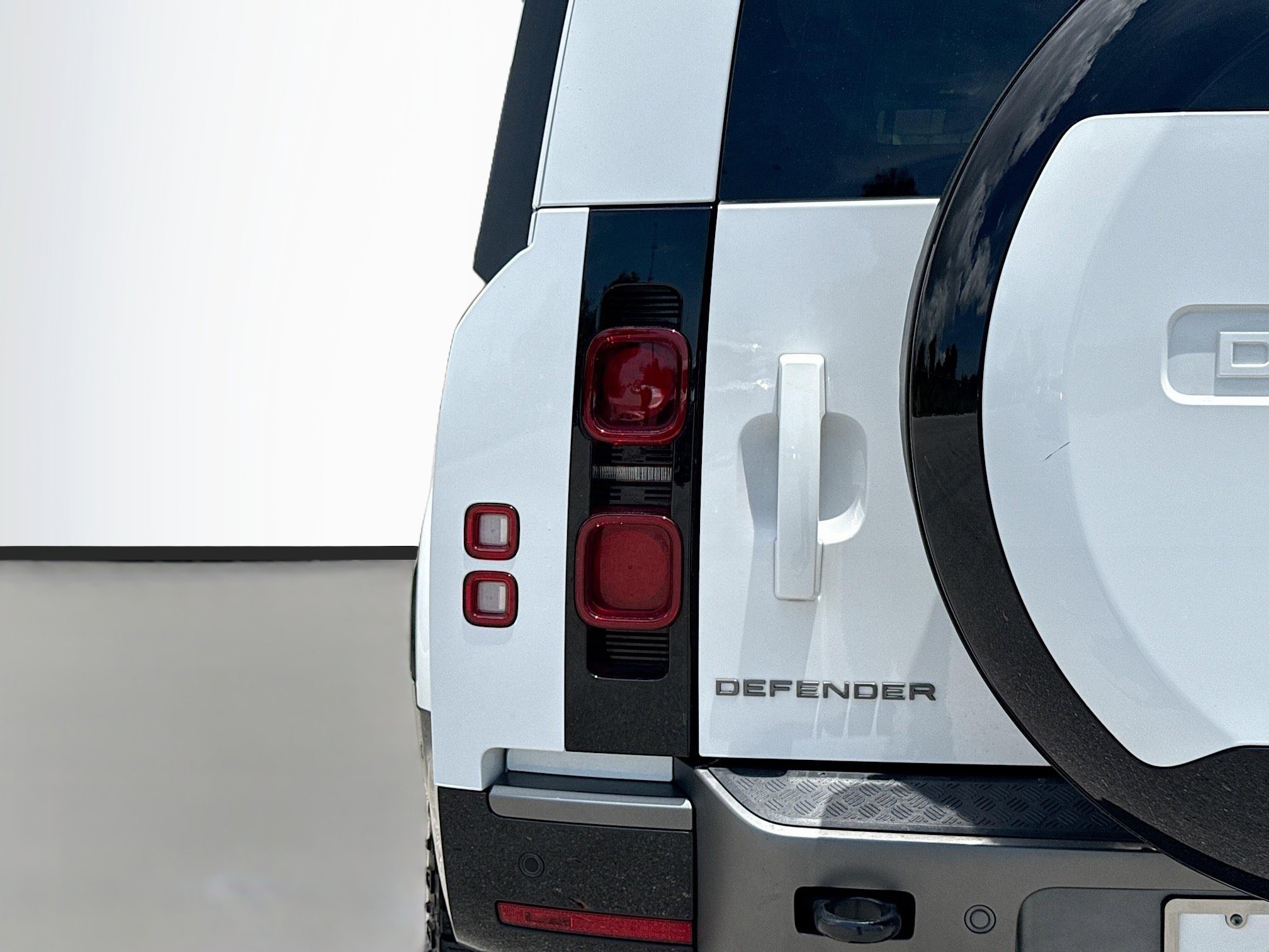 Used 2024 Land Rover Defender 130 Outbound AWD/4WD image 10