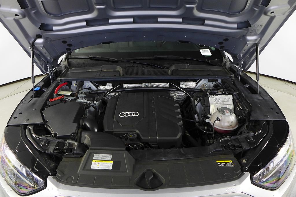 Used 2023 Audi Q5 2.0T Premium w/ Convenience Package image 6