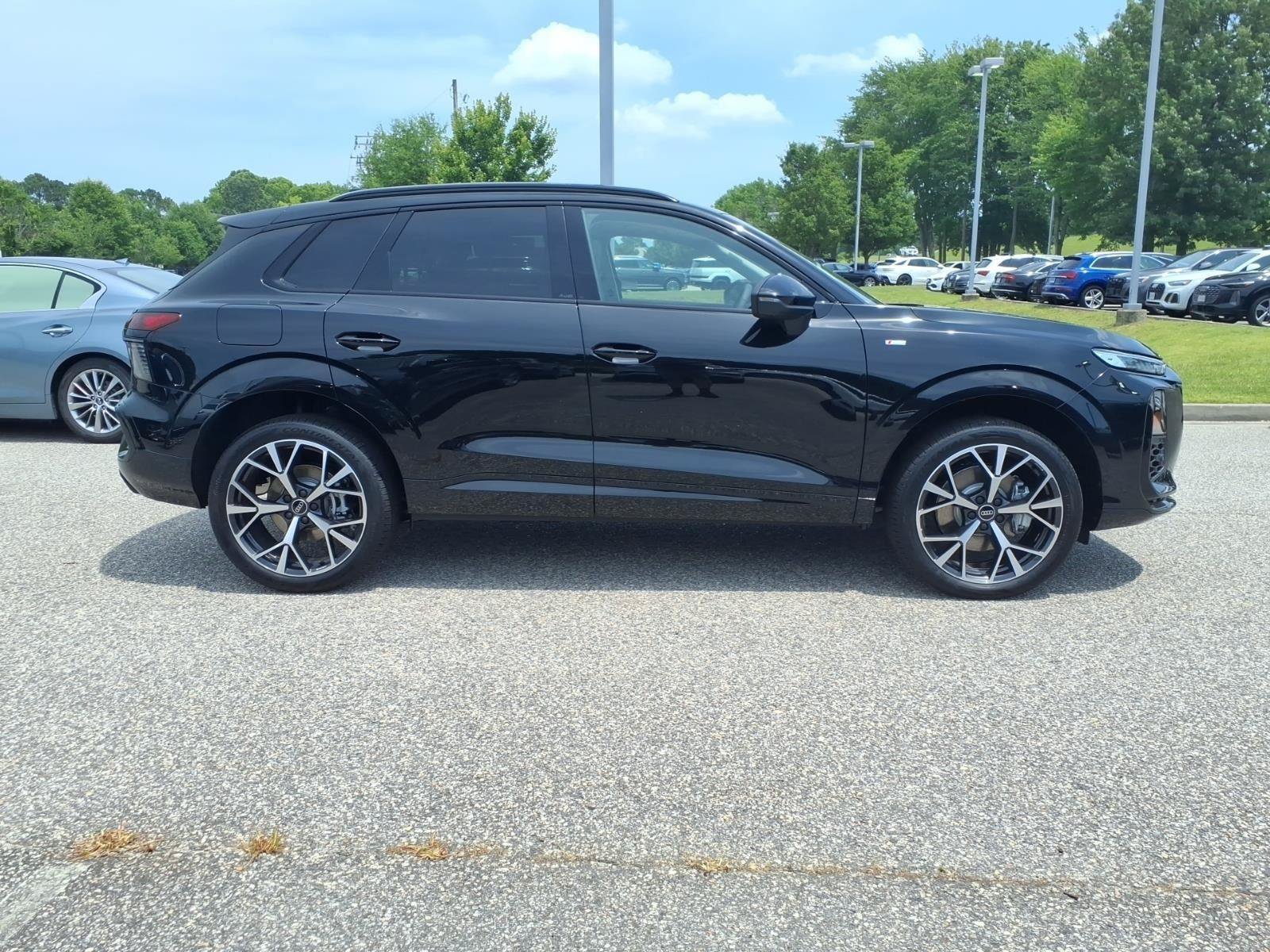 New 2026 Audi Q3 quattro 2.0T AWD/4WD image 5