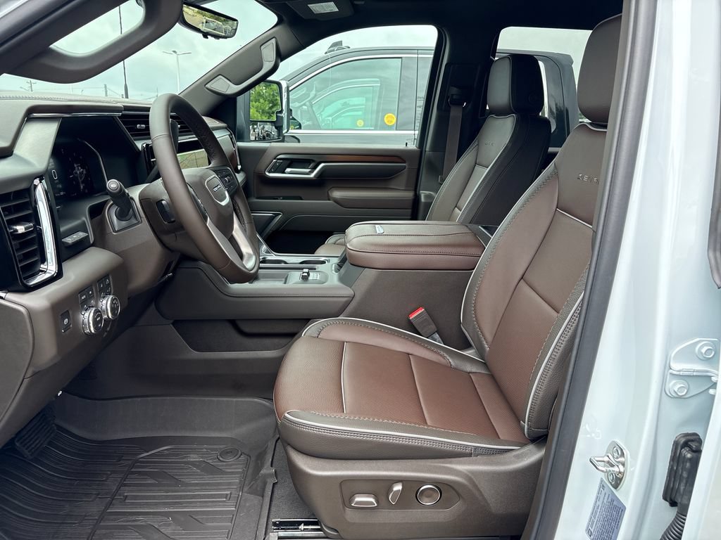 New 2026 GMC Sierra 2500 Denali w/ Denali Reserve Package AWD/4WD image 12