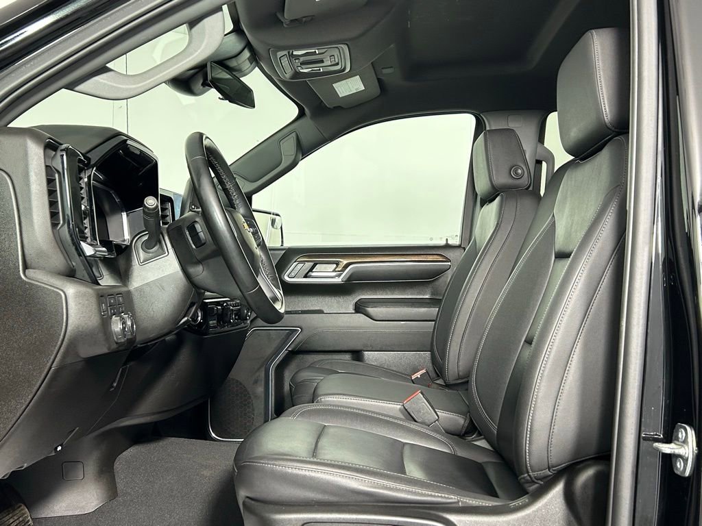 Used 2024 Chevrolet Silverado 1500 LT w/ Leather Package image 29