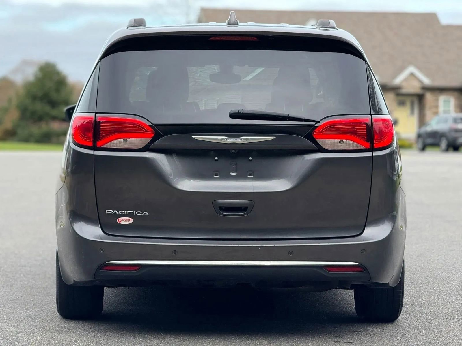 Used 2017 Chrysler Pacifica Touring-L FWD image 7