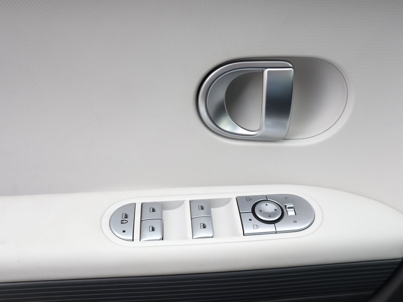 Used 2024 Hyundai Ioniq 5 SEL image 36