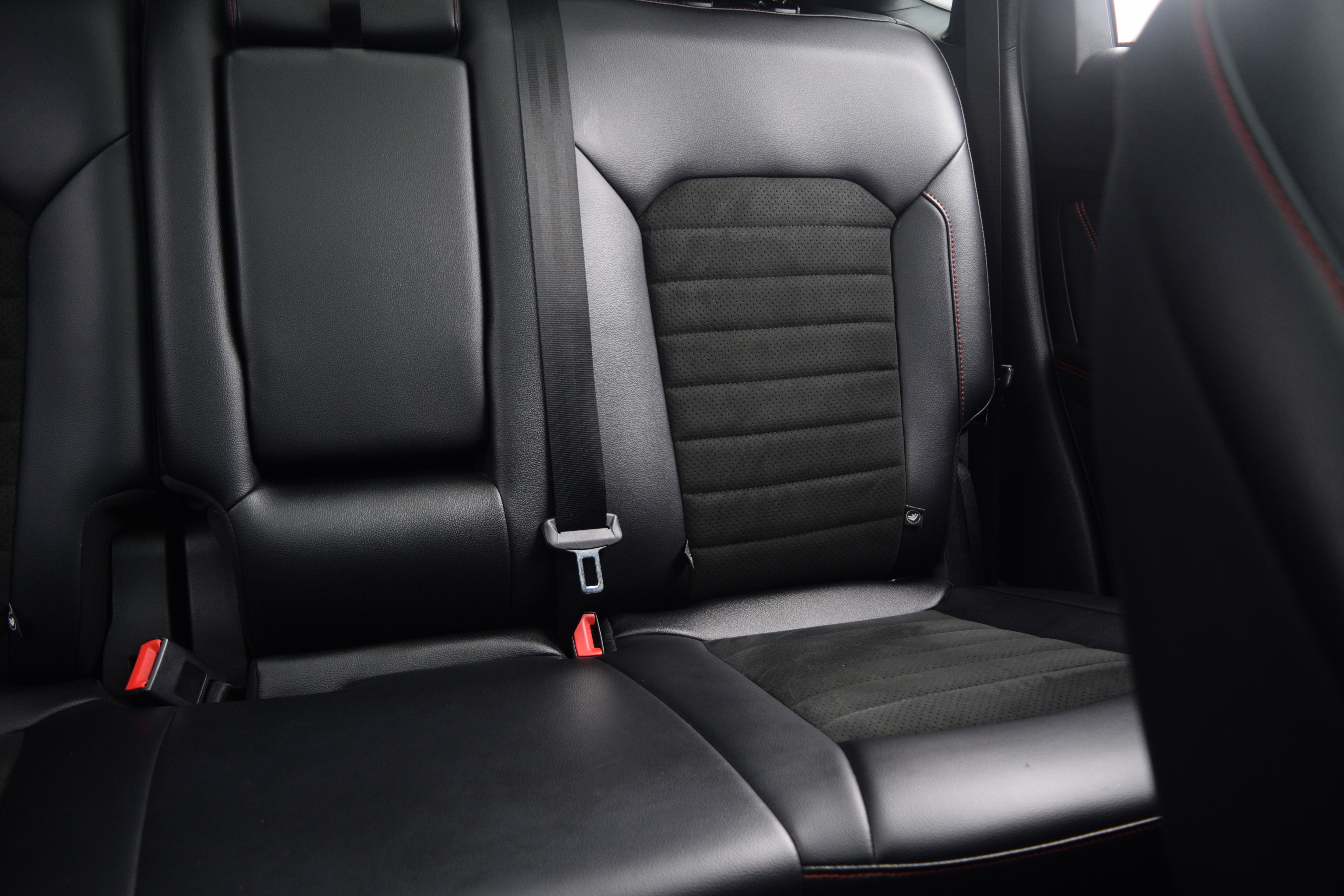 Used 2023 Ford Edge ST-Line image 16