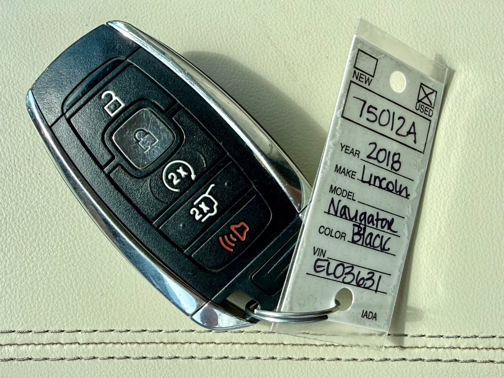 Used 2018 Lincoln Navigator Reserve w/ Technology Package AWD/4WD image 35