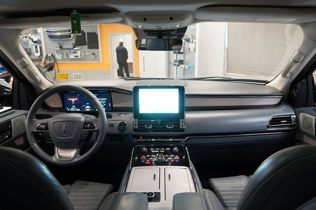 Used 2021 Lincoln Navigator L Black Label w/ Cargo Convenience Package image 21