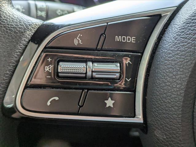 Used 2022 Kia Forte LXS w/ LXS Technology Package FWD image 5