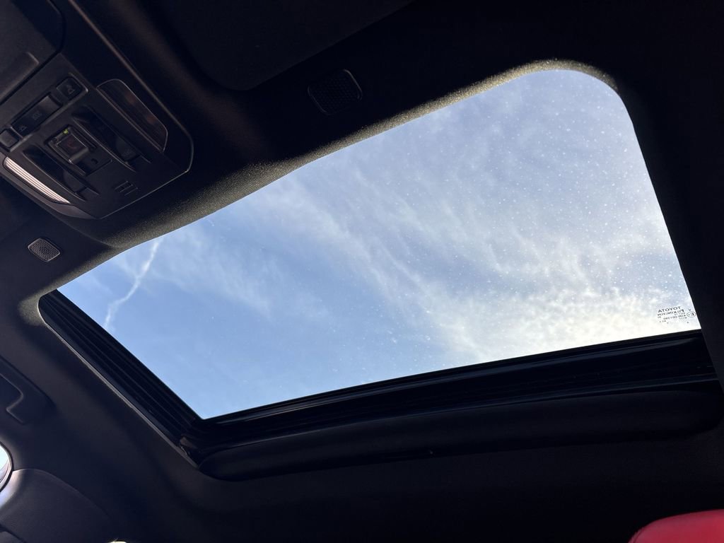 Used 2023 Toyota Highlander XSE image 19