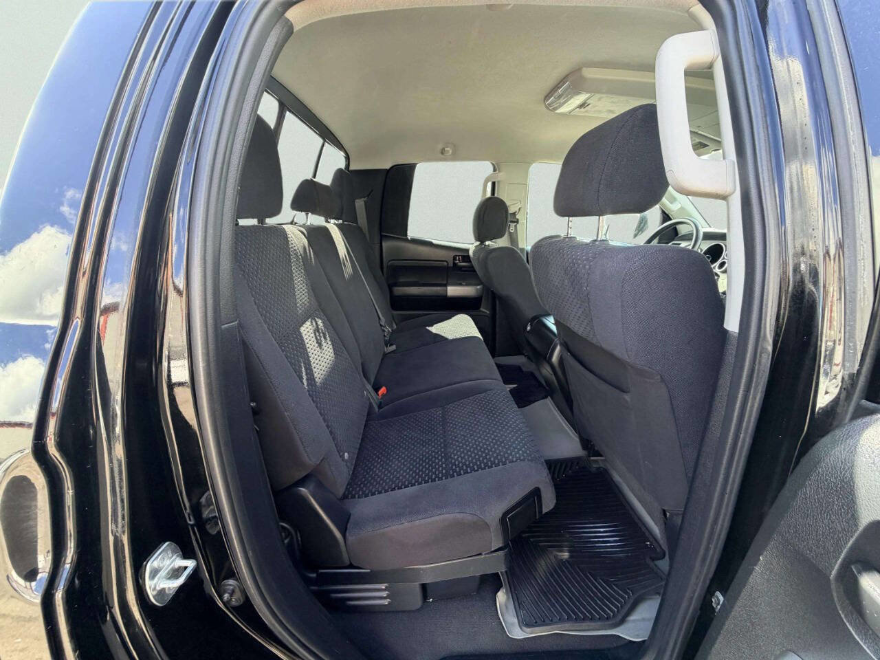 Used 2012 Toyota Tundra 4x4 Double Cab w/ SR5 Pkg image 16