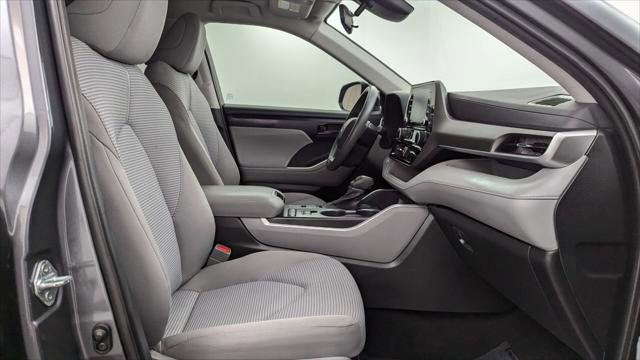 Used 2021 Toyota Highlander L image 22
