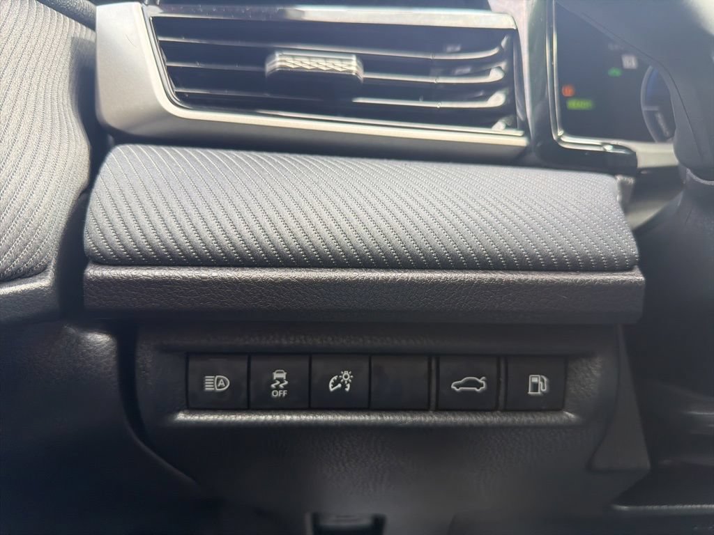 Used 2025 Toyota Camry SE FWD image 19