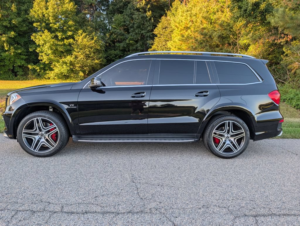 Used 2015 Mercedes-Benz GL 63 AMG 4MATIC image 2