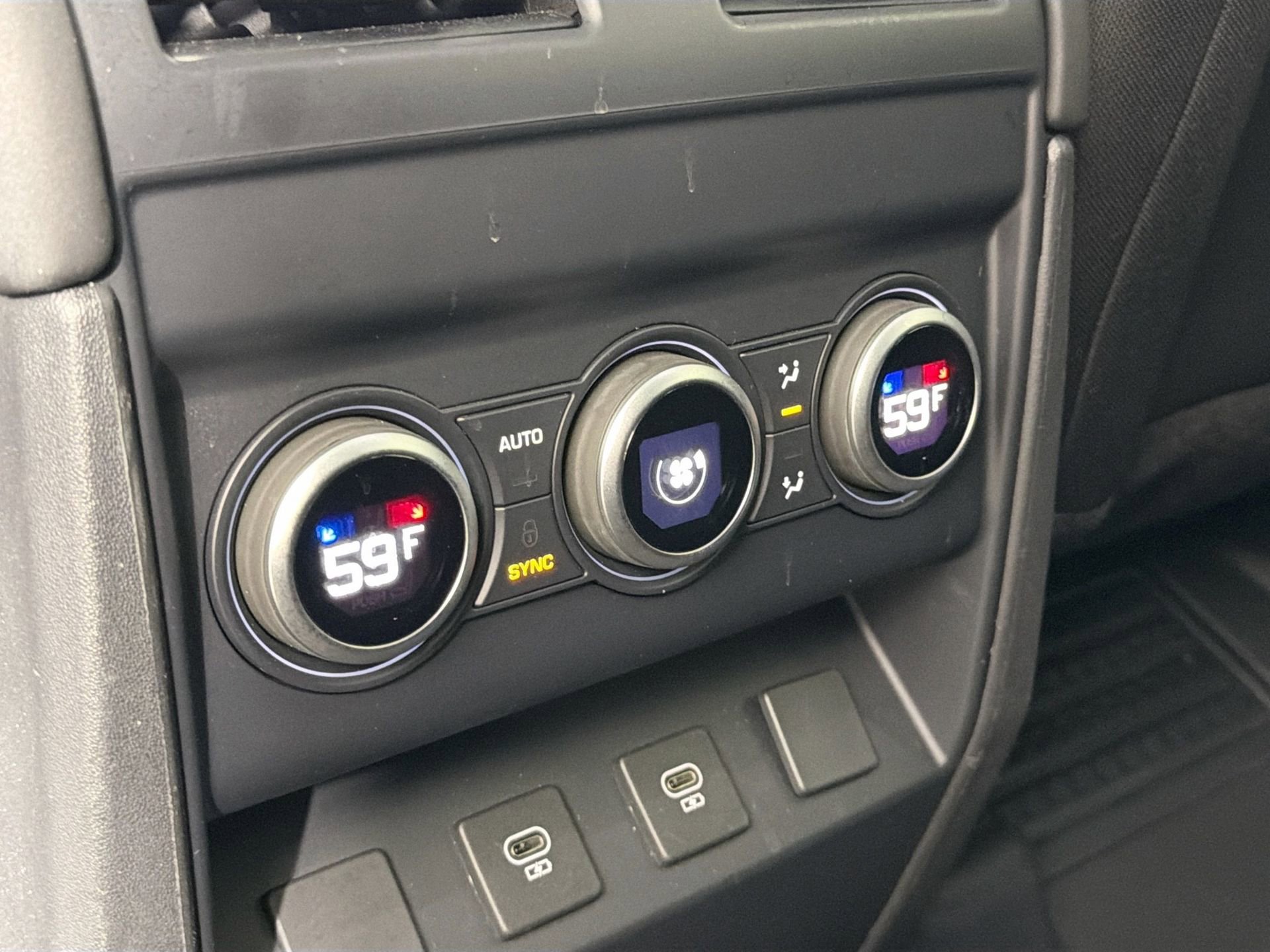 Certified 2025 Land Rover Defender 110 S image 28