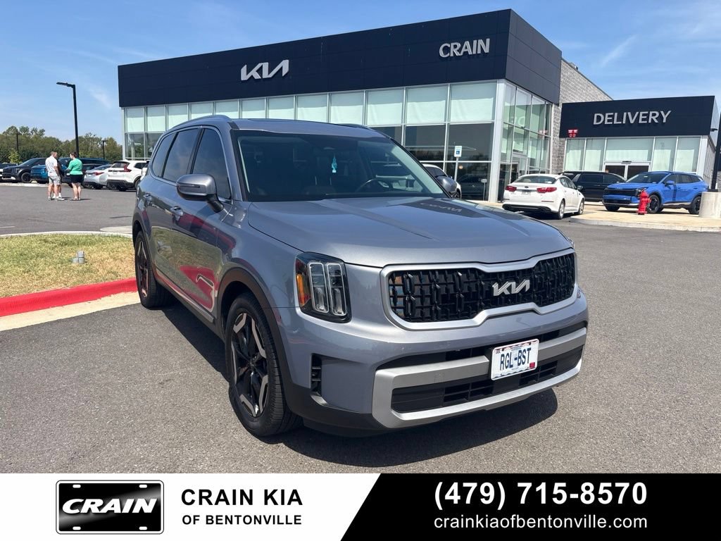 Certified 2023 Kia Telluride EX w/ EX Captain's Chair Package AWD/4WD image 6