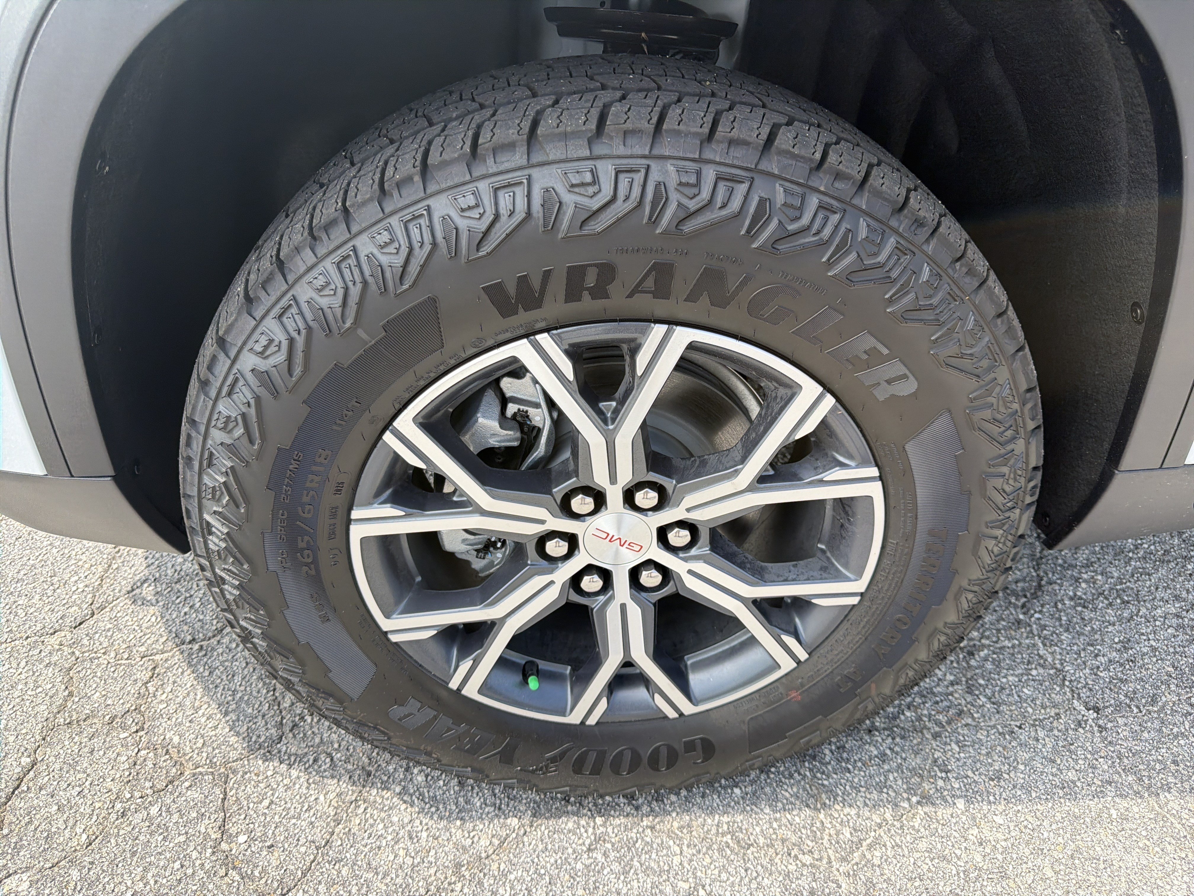 New 2026 GMC Acadia AT4 w/ Luxury Package AWD/4WD image 12
