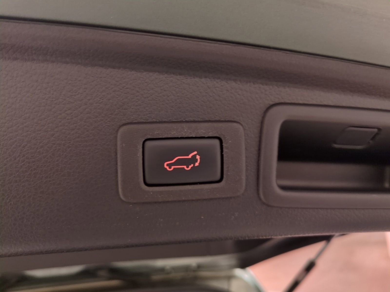 Used 2017 Subaru Forester 2.5i Touring w/ Popular Package #2 image 14