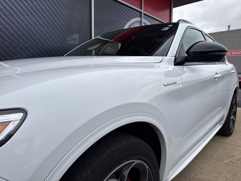 Used 2022 Alfa Romeo Stelvio Veloce image 15