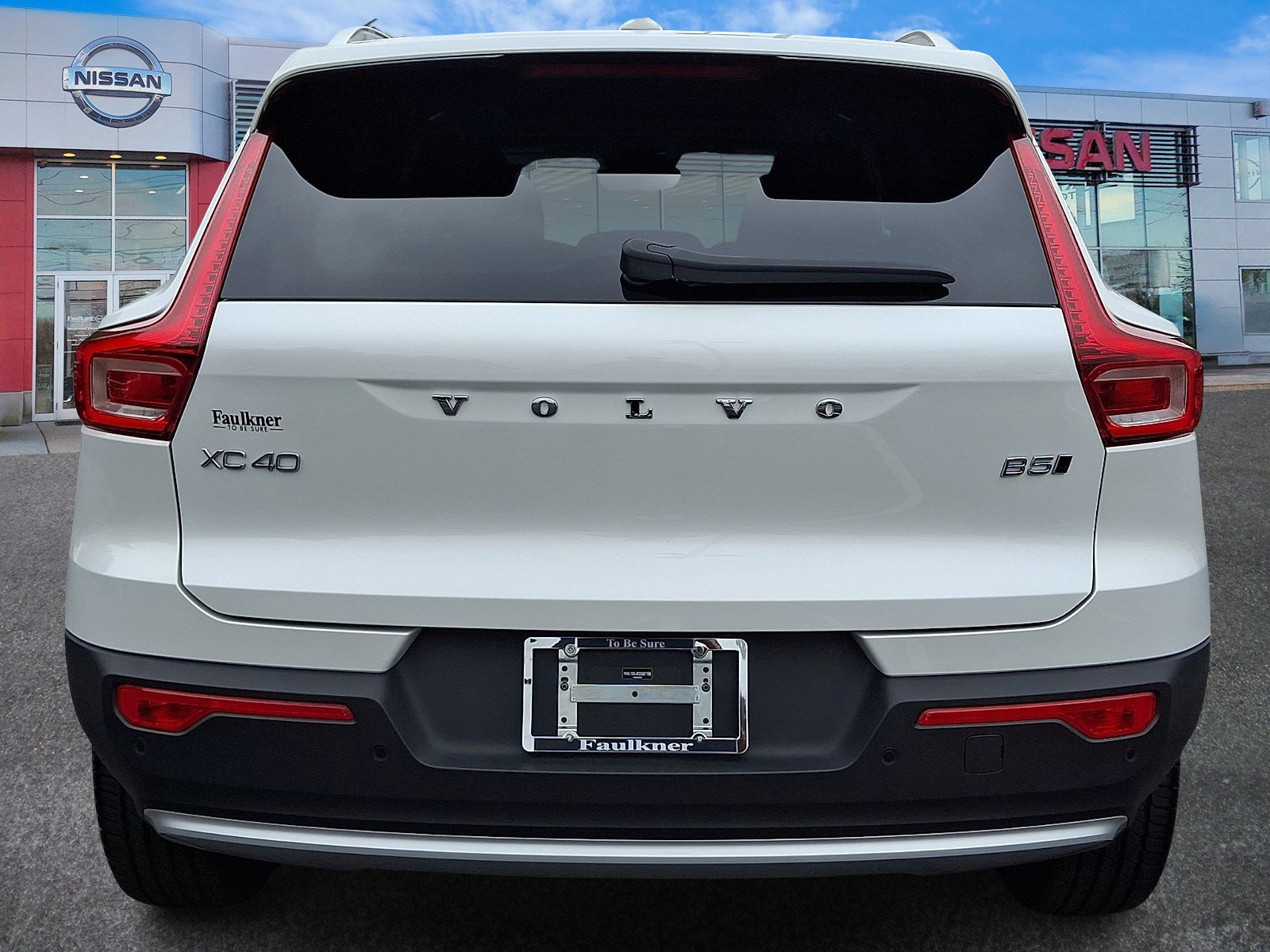 Used 2025 Volvo XC40 B5 Core w/ Protection Package Premier AWD/4WD image 5