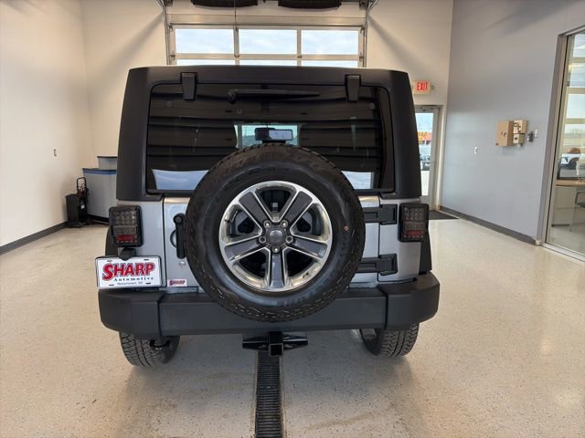 Used 2017 Jeep Wrangler Unlimited Rubicon w/ Connectivity Group image 5