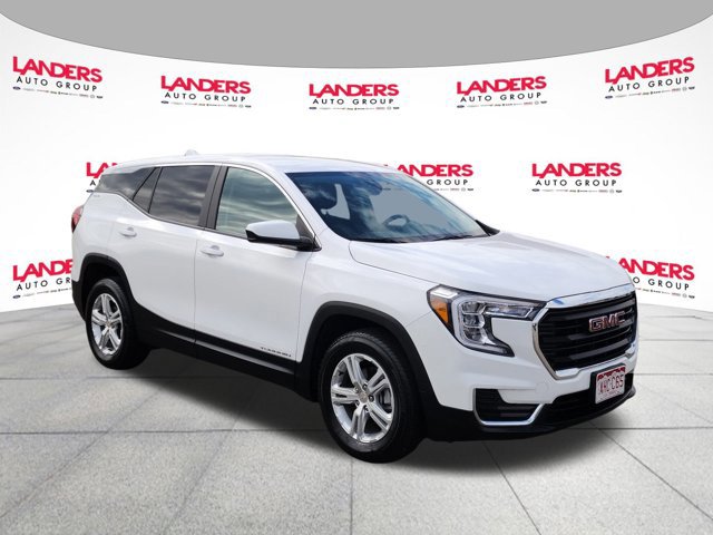 Used 2024 GMC Terrain SLE image 1