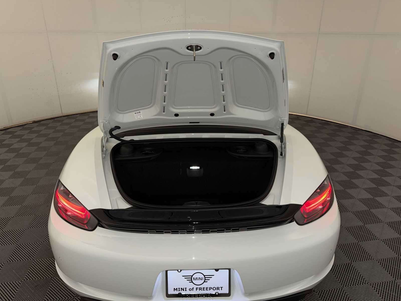 Used 2022 Porsche 718 Boxster image 18