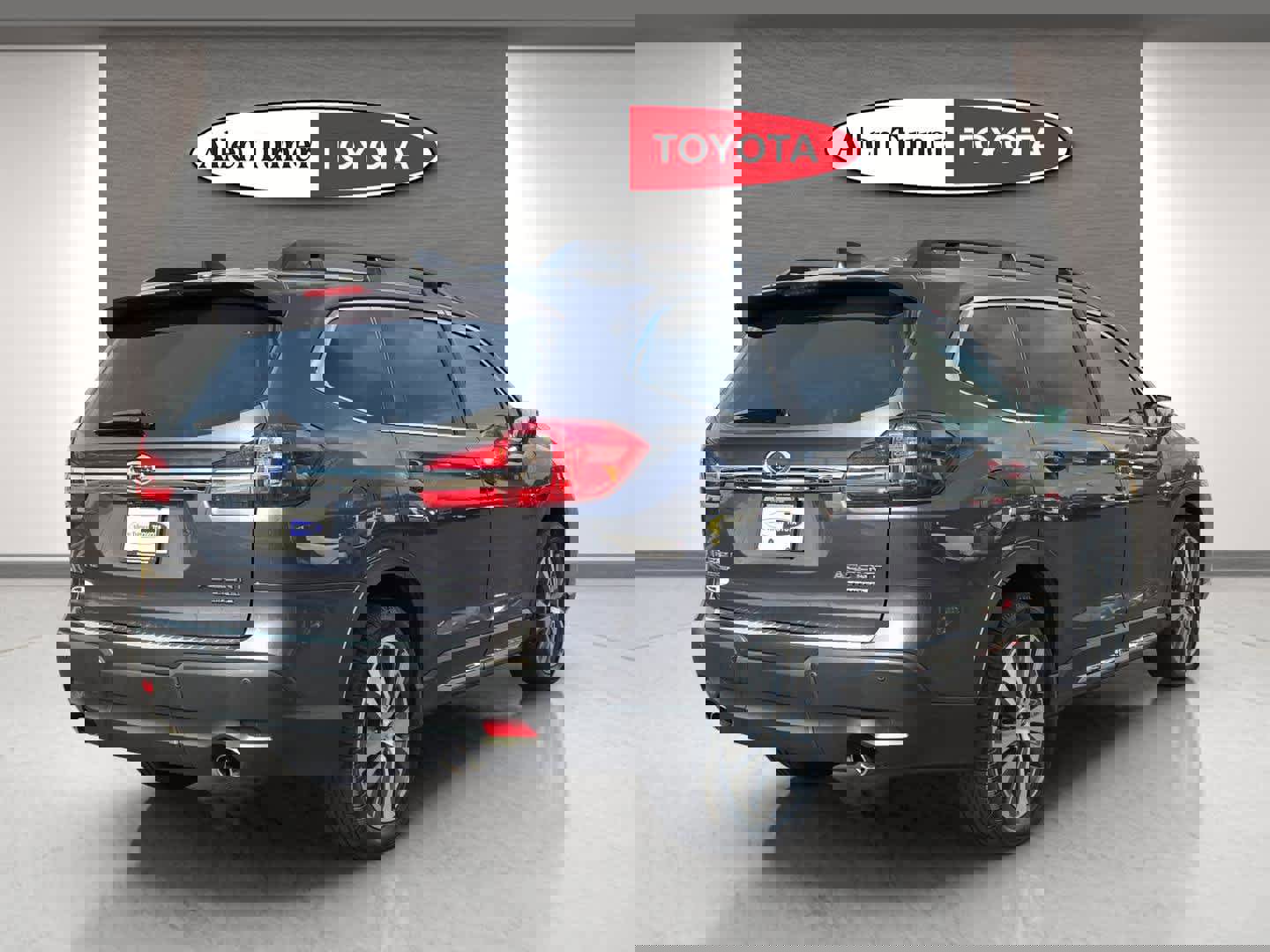 Used 2022 Subaru Ascent Limited image 6