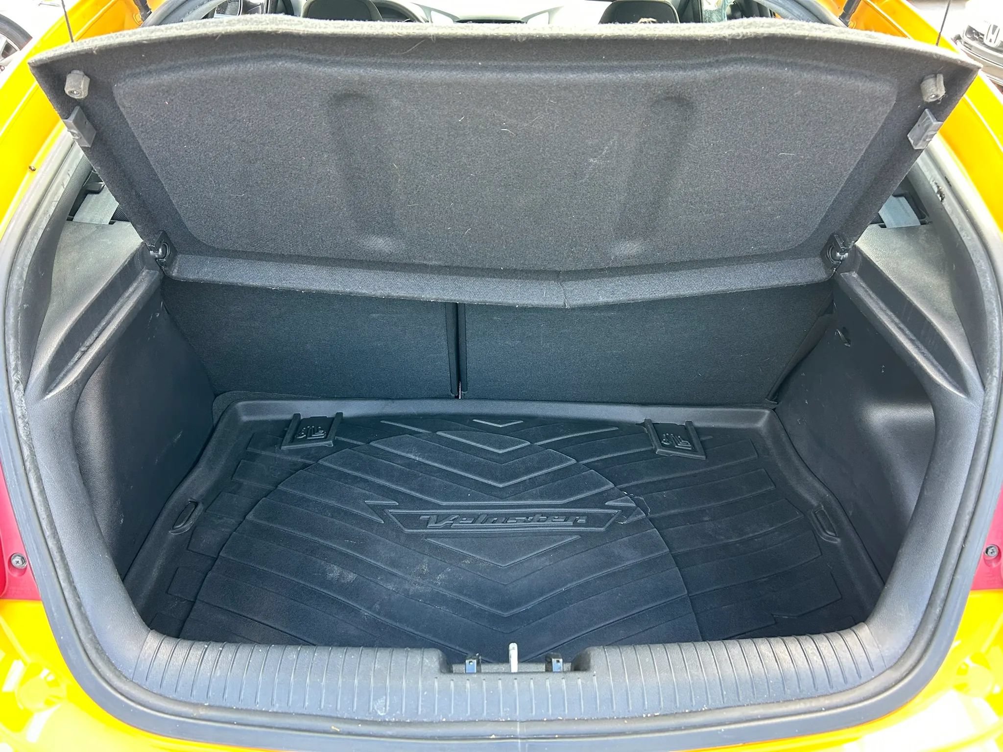 Used 2013 Hyundai Veloster FWD image 29