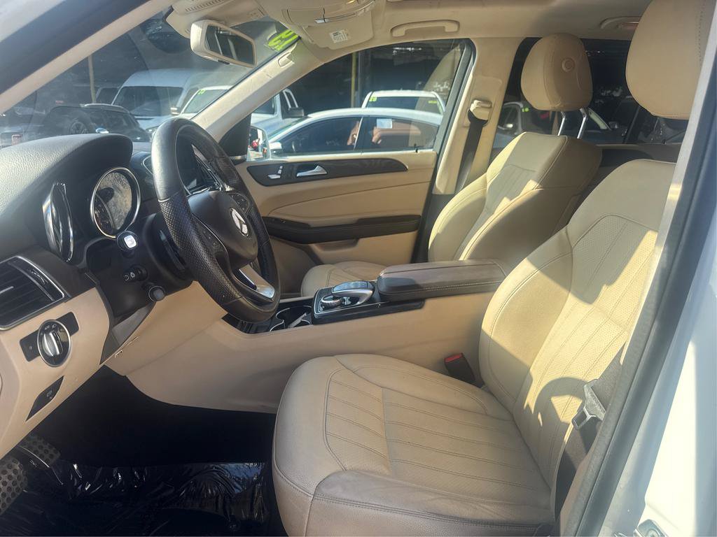 Used 2019 Mercedes-Benz GLE 400 4MATIC w/ Premium 1 Package image 9