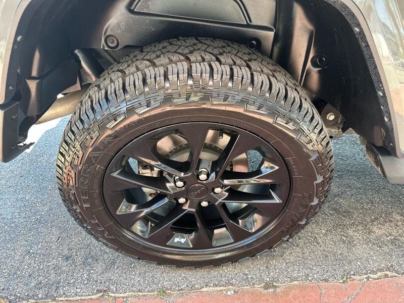 Used 2021 Jeep Wrangler Unlimited Sahara w/ Cold Weather Group image 4