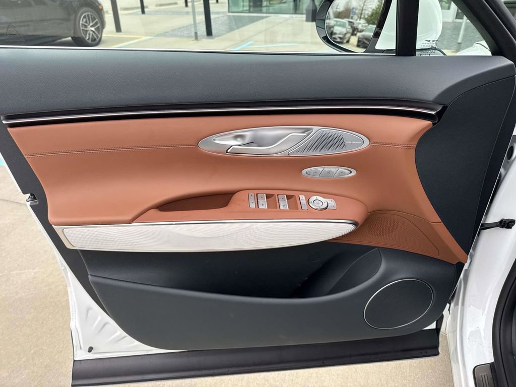 Used 2026 Genesis GV70 2.5T Advanced image 24