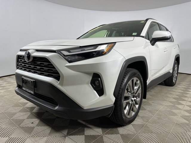 Used 2023 Toyota RAV4 XLE Premium image 3
