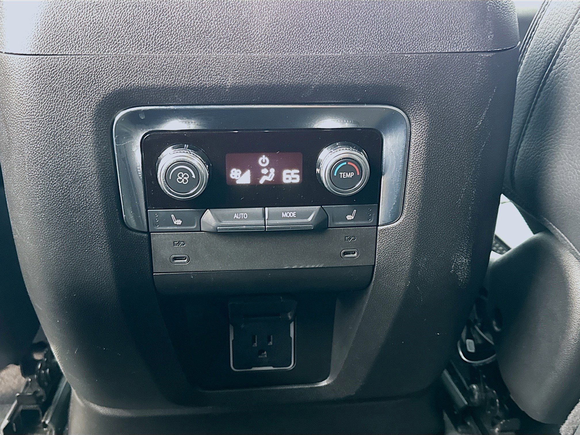 Used 2025 GMC Yukon Denali image 16