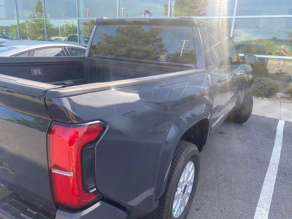 Used 2025 Toyota Tacoma SR5 RWD image 8