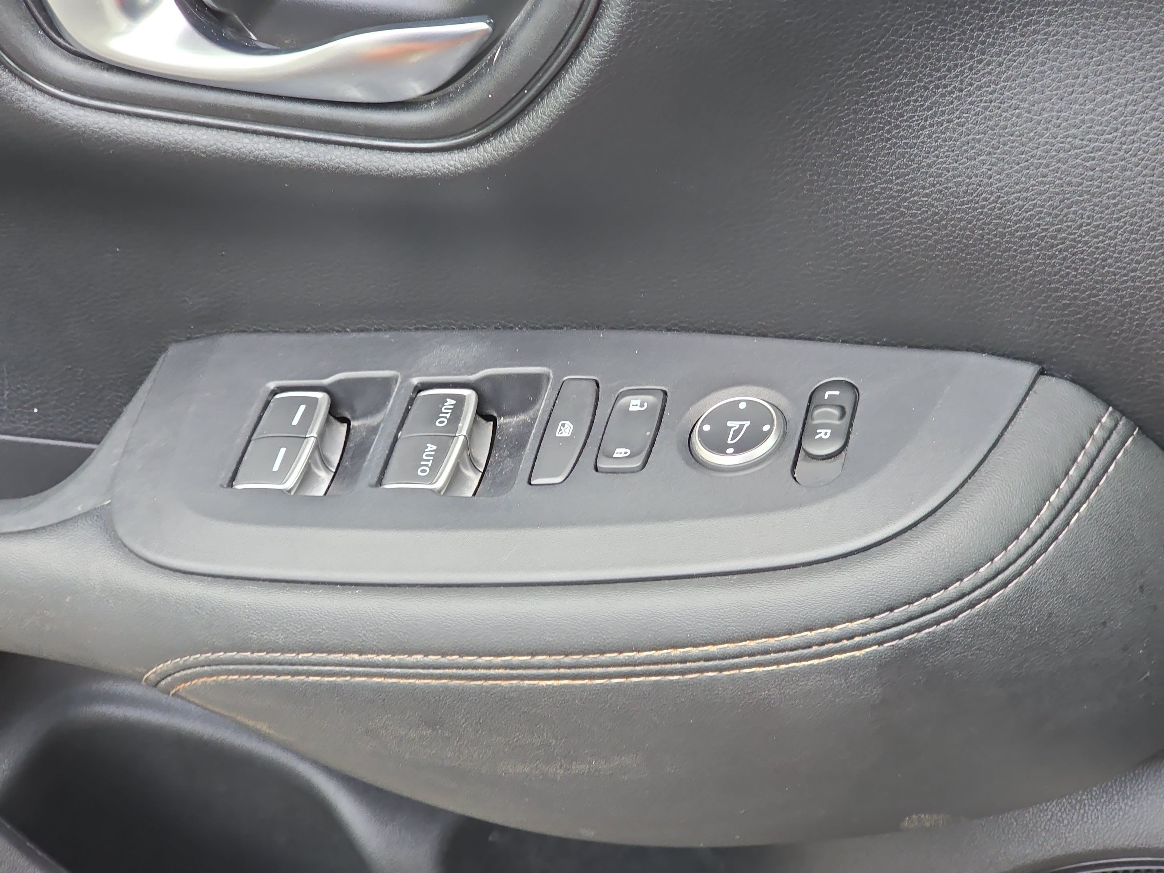 Certified 2024 Honda HR-V EX-L image 27