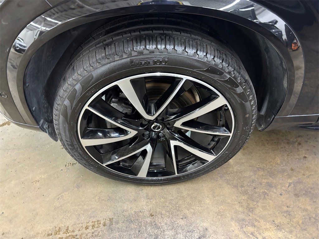 Certified 2025 Volvo XC90 B5 Plus w/ Protection Package Premier image 37
